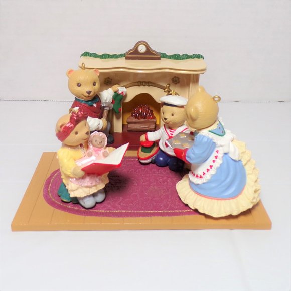 Hallmark The Bearingers Victoria Circle Bear Family 5 Ornaments Christmas 1993 - Picture 2 of 16